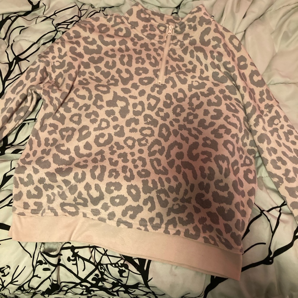 Very soft size medium sweater. Great condition